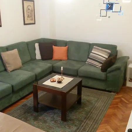 Garden Apartment *